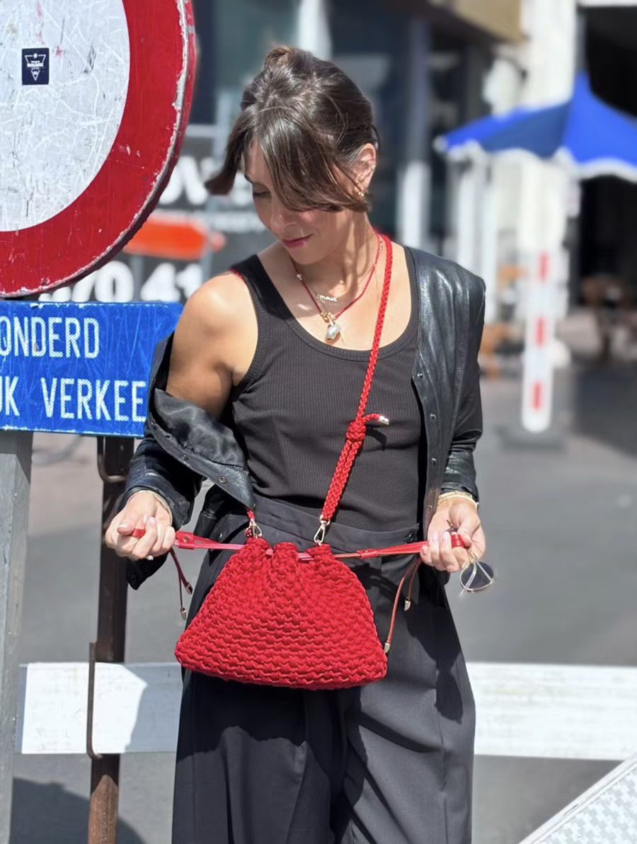 cheri_jetembrasse_pouch_red_belgium
