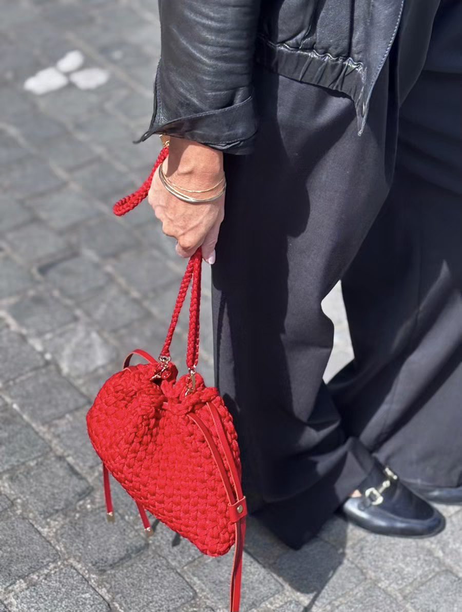 cheri_jetembrasse_pouch_red_belgium_crochet_handmade
