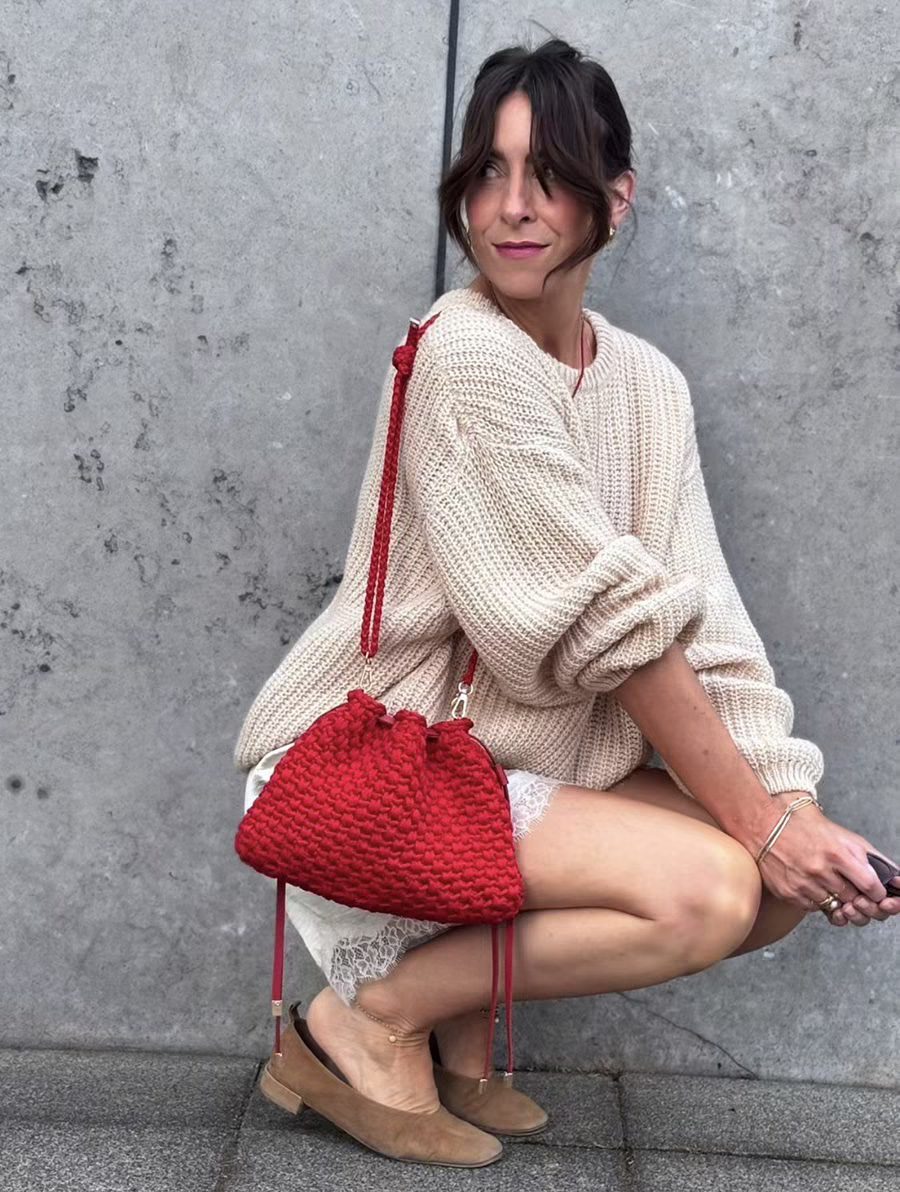 cheri_jetembrasse_pouch_red_belgium_crochet_handmade_braidedbag_wovenbag